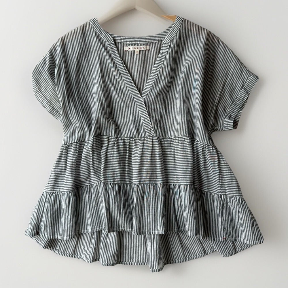 Xirena Poppy Tiered Top Size XS White/gray Seaside Stripe $165 Short Sleeve